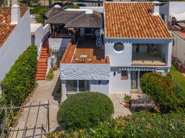3 Bedrooms Villa in Estepona