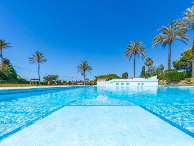 3 Bedrooms Villa in Estepona