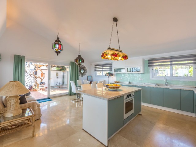 3 Bedrooms Villa in Estepona