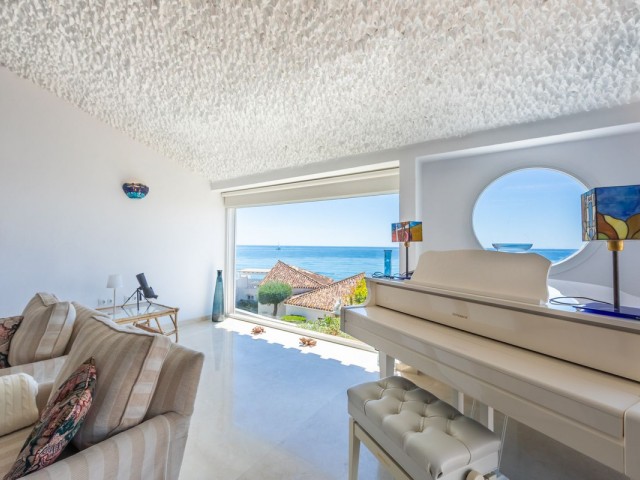 3 Bedrooms Villa in Estepona