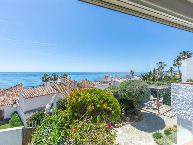 3 Bedrooms Villa in Estepona