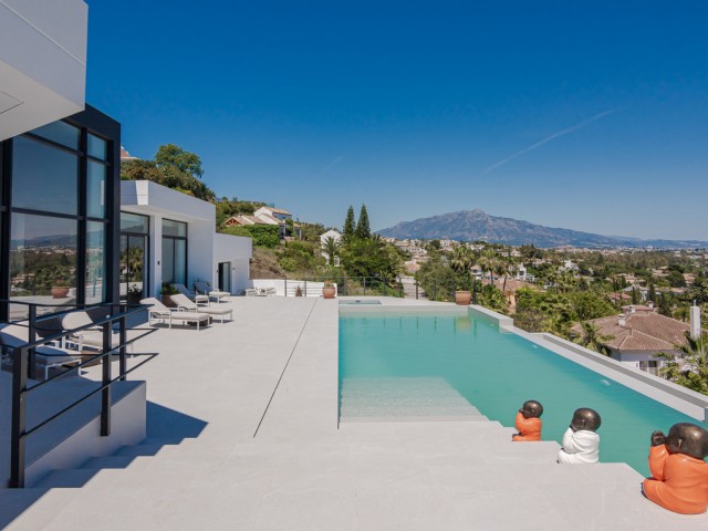 Villa con 6 Dormitorios  en Benahavís