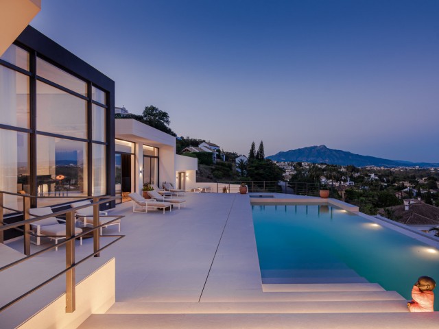 Villa con 6 Dormitorios  en Benahavís