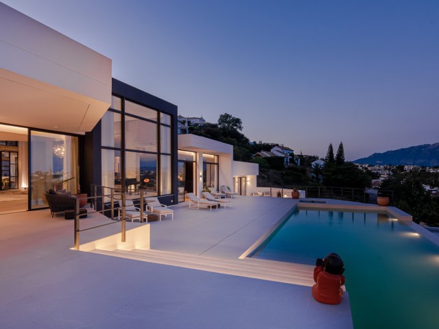 Villa con 6 Dormitorios  en Benahavís
