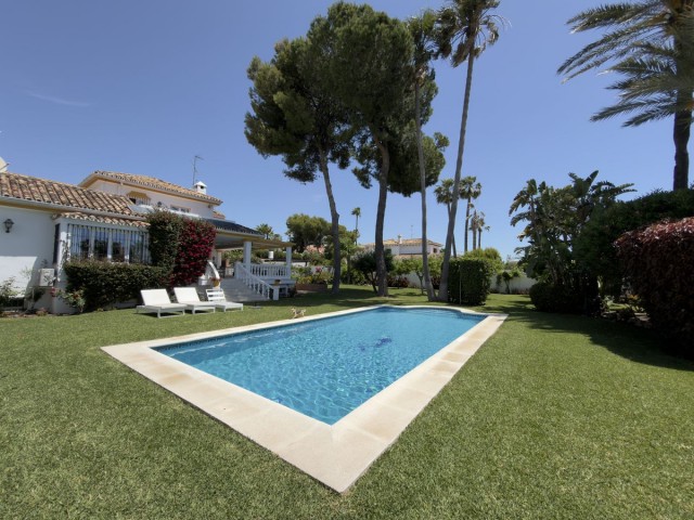 4 Bedrooms Villa in San Pedro de Alcántara