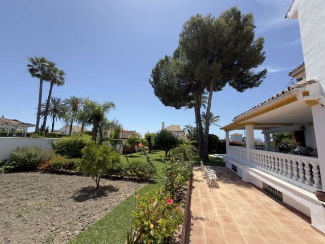 4 Bedrooms Villa in San Pedro de Alcántara