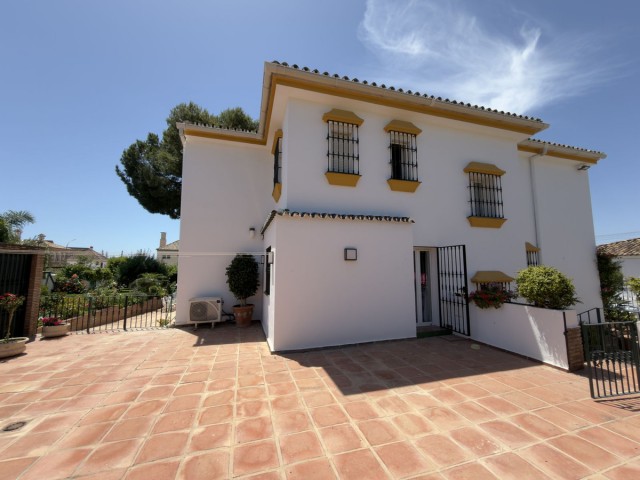 4 Bedrooms Villa in San Pedro de Alcántara
