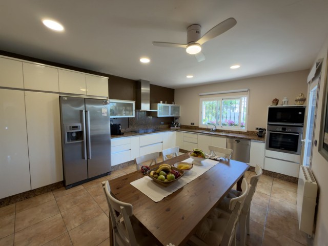 4 Bedrooms Villa in San Pedro de Alcántara
