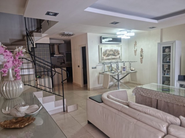 5 Schlafzimmer Reihenhaus in Estepona