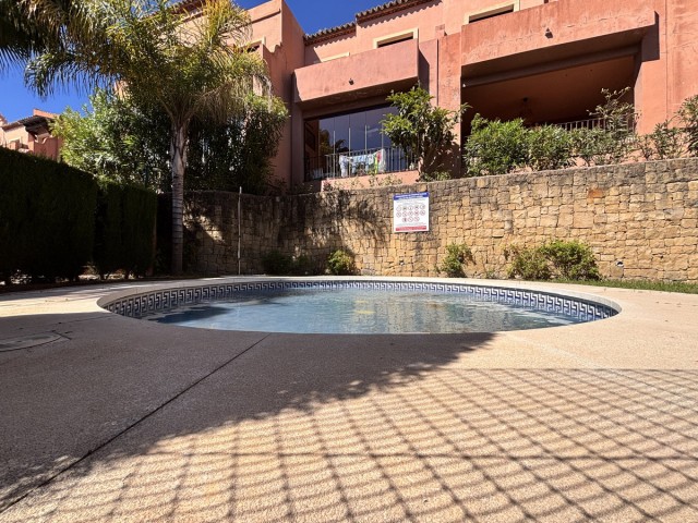 Maison mitoyenne avec 3 Chambres  à Estepona