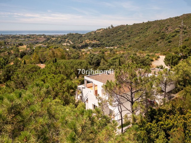 5 Bedrooms Villa in Estepona