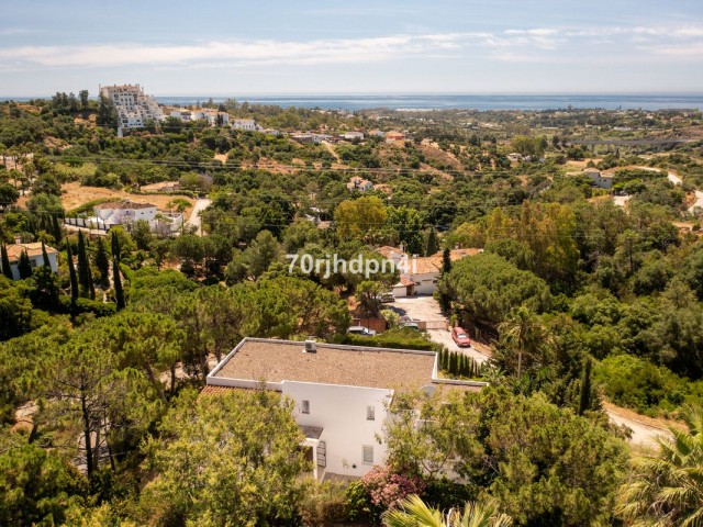 5 Bedrooms Villa in Estepona