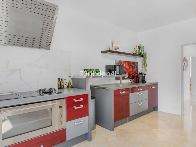 5 Bedrooms Villa in Estepona