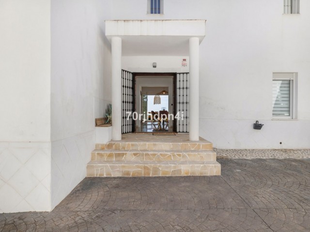 5 Bedrooms Villa in Estepona