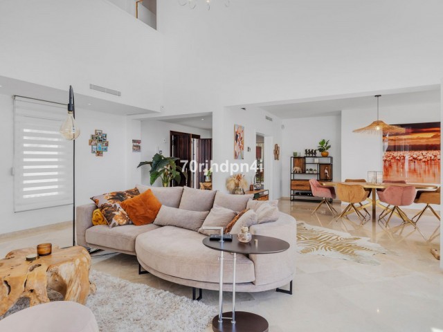 5 Bedrooms Villa in Estepona