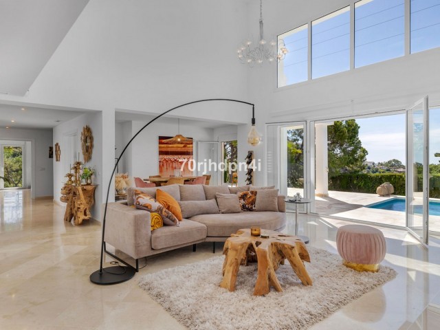 5 Bedrooms Villa in Estepona