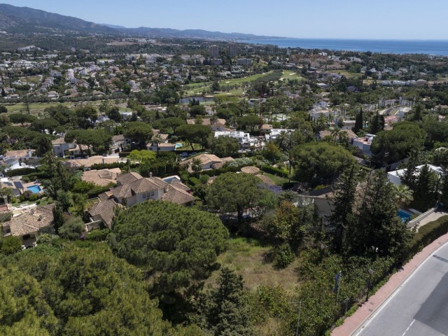  Plot in Nueva Andalucía