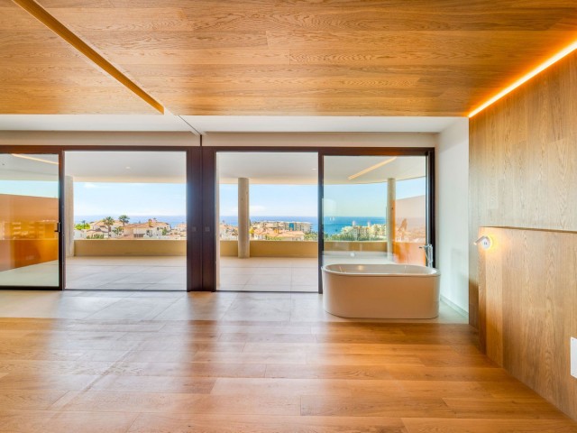 2 Bedrooms Apartment in Fuengirola