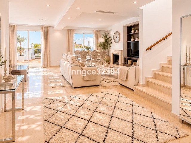Appartement avec 3 Chambres  à Nueva Andalucía
