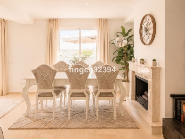 Appartement avec 3 Chambres  à Nueva Andalucía
