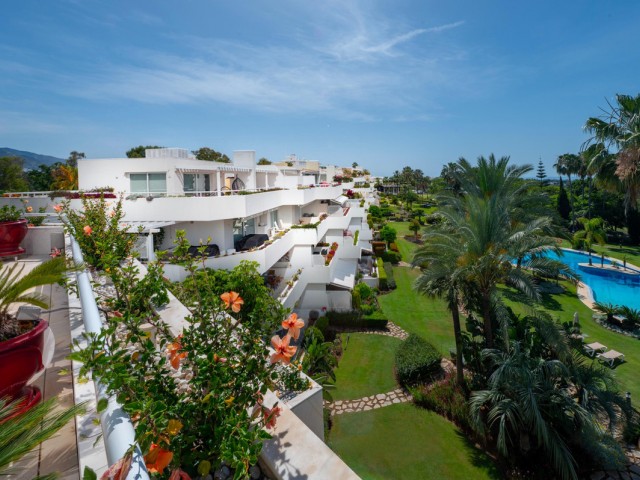 4 Schlafzimmer Apartment in Nueva Andalucía
