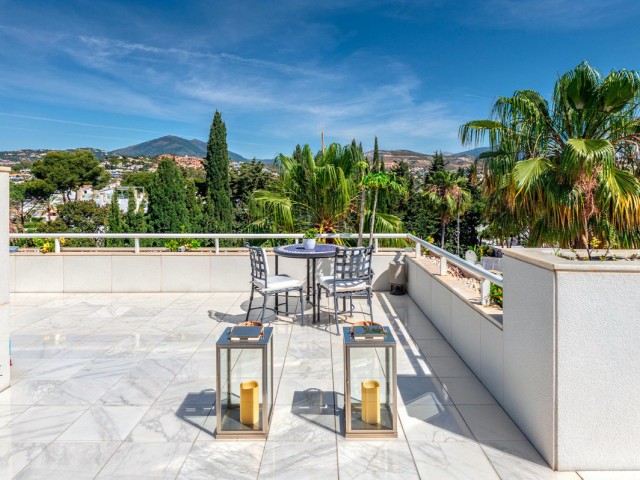 4 Schlafzimmer Apartment in Nueva Andalucía