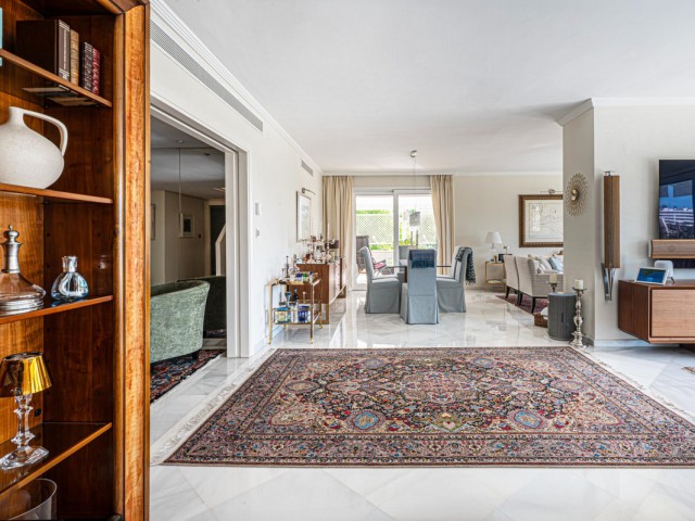 4 Schlafzimmer Apartment in Nueva Andalucía