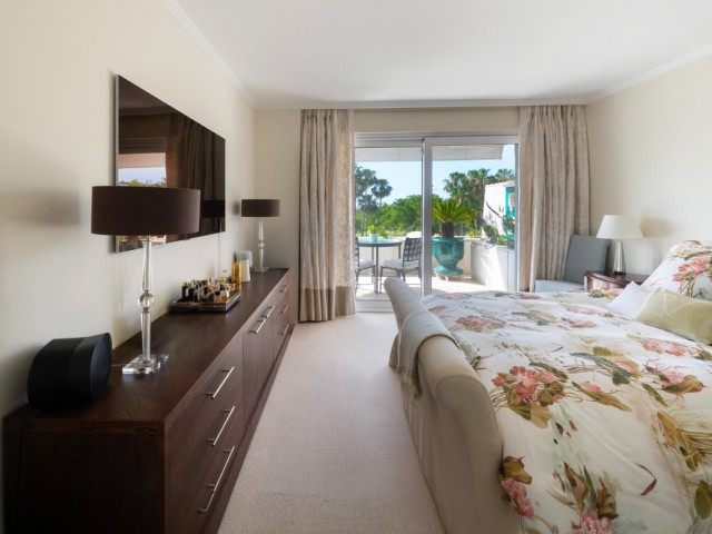 4 Schlafzimmer Apartment in Nueva Andalucía