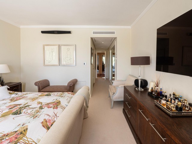 4 Schlafzimmer Apartment in Nueva Andalucía