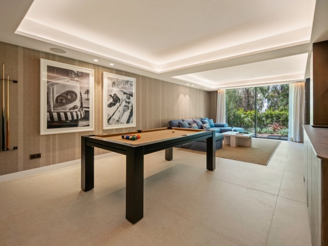 Villa con 6 Dormitorios  en Benahavís
