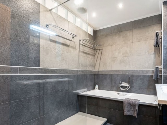 2 Bedrooms Apartment in Fuengirola