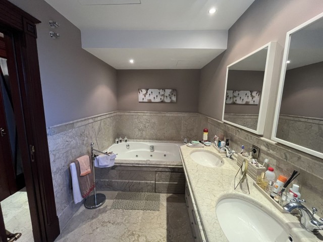 3 Bedrooms Apartment in Marbella