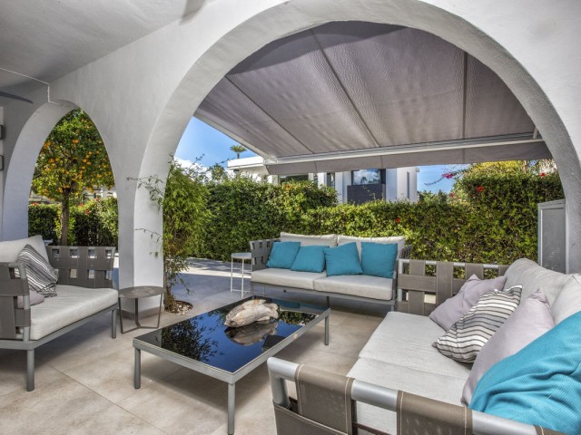 4 Schlafzimmer Reihenhaus in Nueva Andalucía