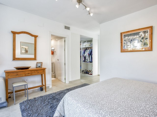 4 Schlafzimmer Reihenhaus in Nueva Andalucía