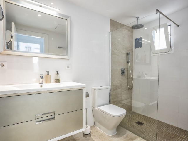 4 Schlafzimmer Reihenhaus in Nueva Andalucía