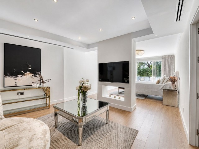 4 Bedrooms Villa in Benahavís