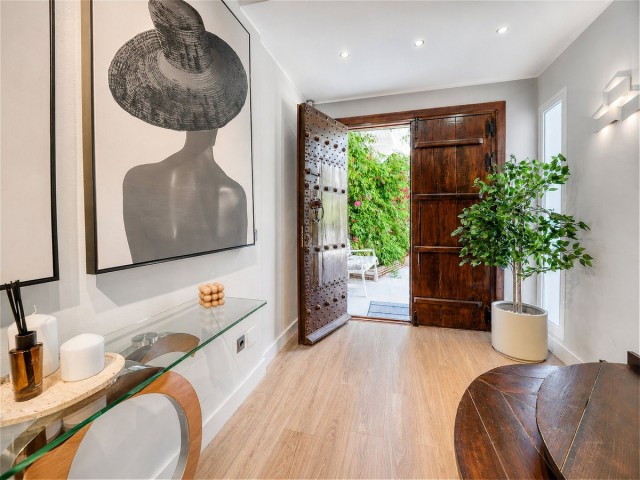 4 Bedrooms Villa in Benahavís