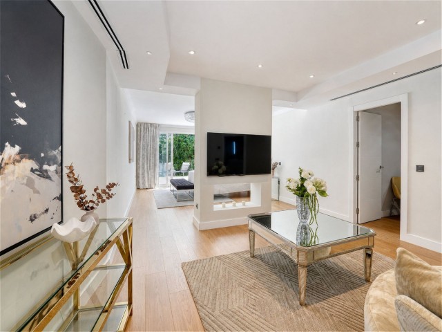 4 Bedrooms Villa in Benahavís