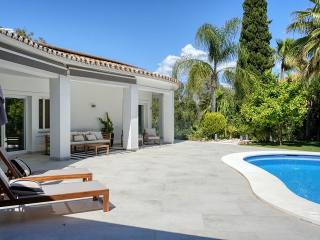4 Bedrooms Villa in Benahavís