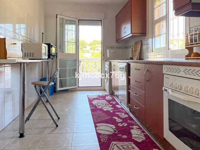 Villa con 5 Dormitorios  en Calahonda