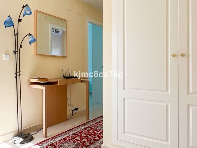 Villa con 5 Dormitorios  en Calahonda