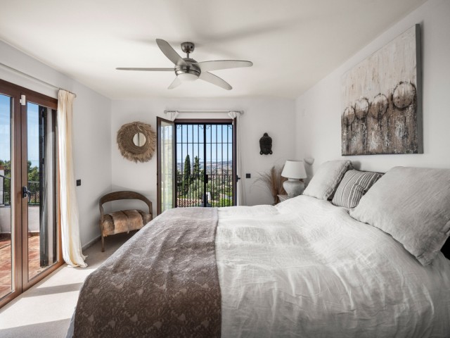 4 Bedrooms Villa in Mijas