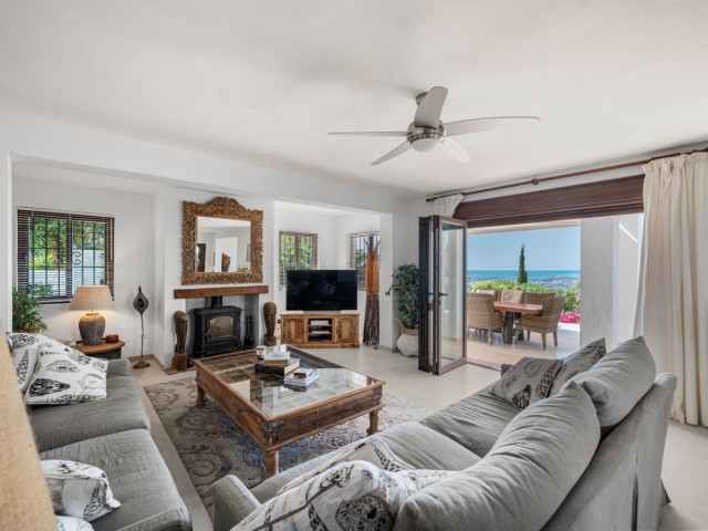 4 Bedrooms Villa in Mijas