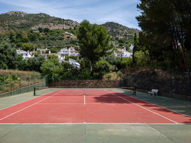 4 Bedrooms Villa in Mijas