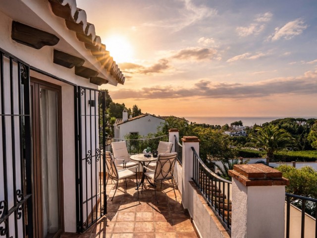 4 Bedrooms Villa in Mijas