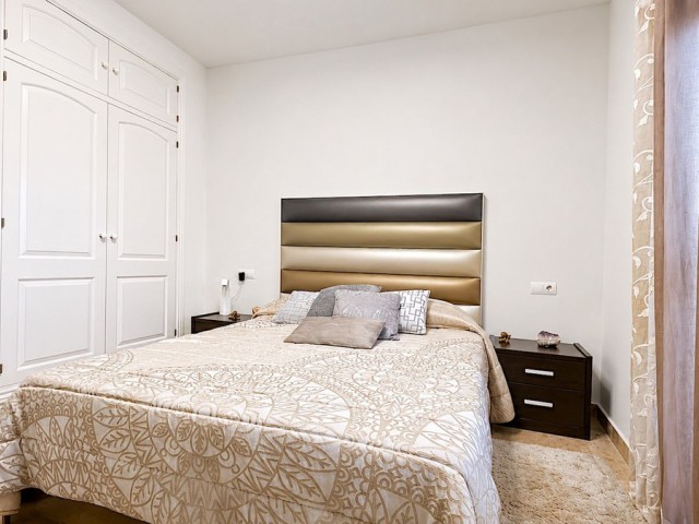 Apartamento con 2 Dormitorios  en San Pedro de Alcántara