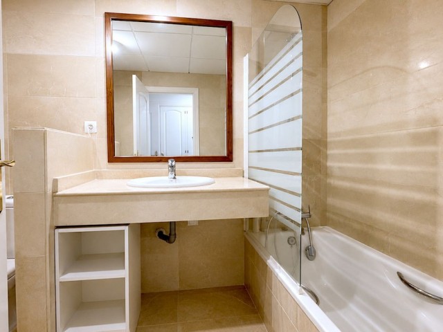 Apartamento con 2 Dormitorios  en San Pedro de Alcántara