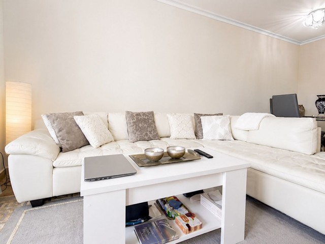 Apartamento con 2 Dormitorios  en San Pedro de Alcántara
