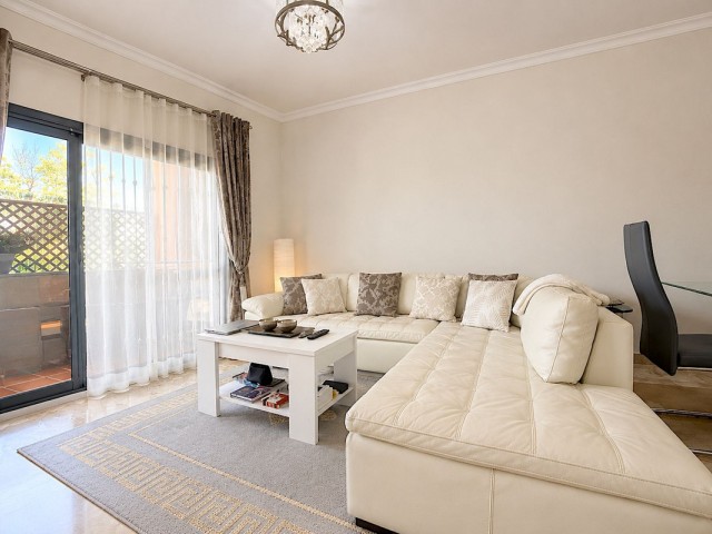 Apartamento con 2 Dormitorios  en San Pedro de Alcántara