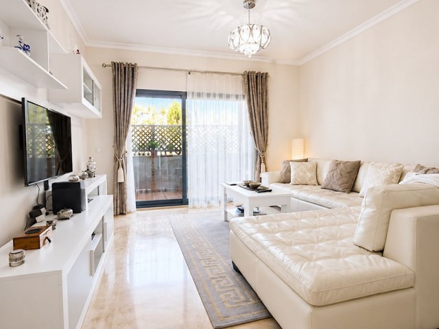 Apartamento con 2 Dormitorios  en San Pedro de Alcántara